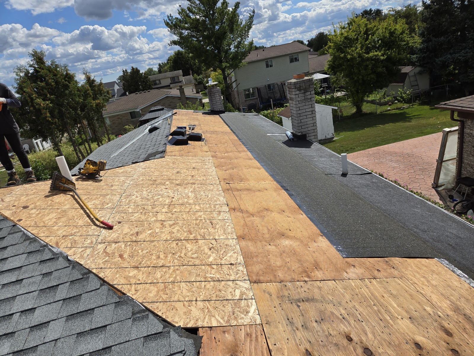 Ramos Roofing and siding in Detroit