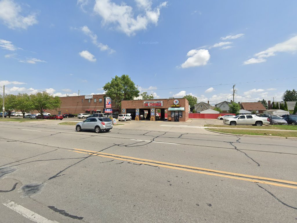 Discount Lube Greenfield in Dearborn