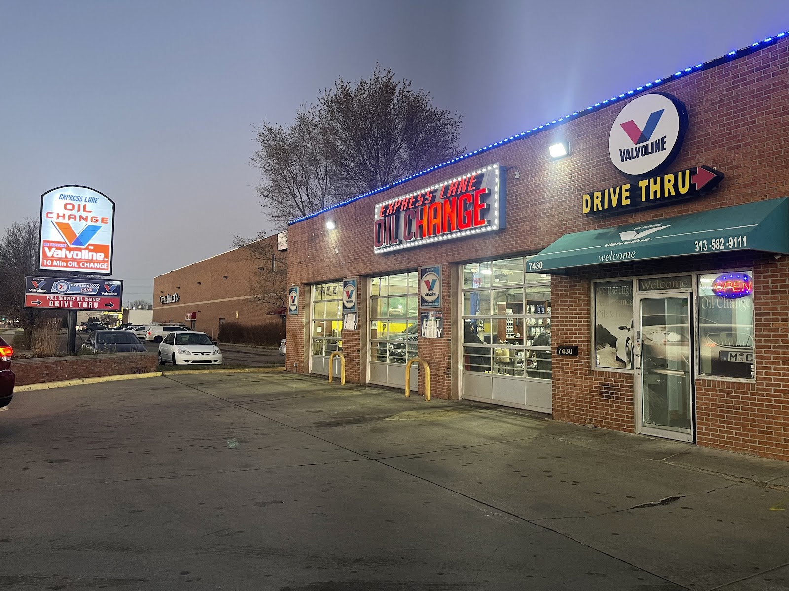 Express Lane Oil Change in Dearborn