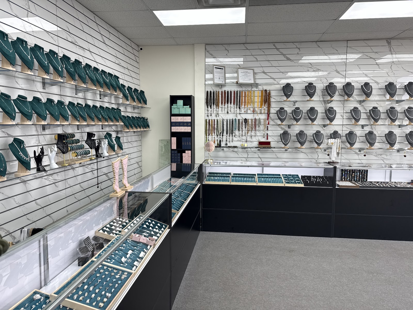 M&A workshop Jewelry & Gifts مشغل صياغة الذهب و الفضة — photo