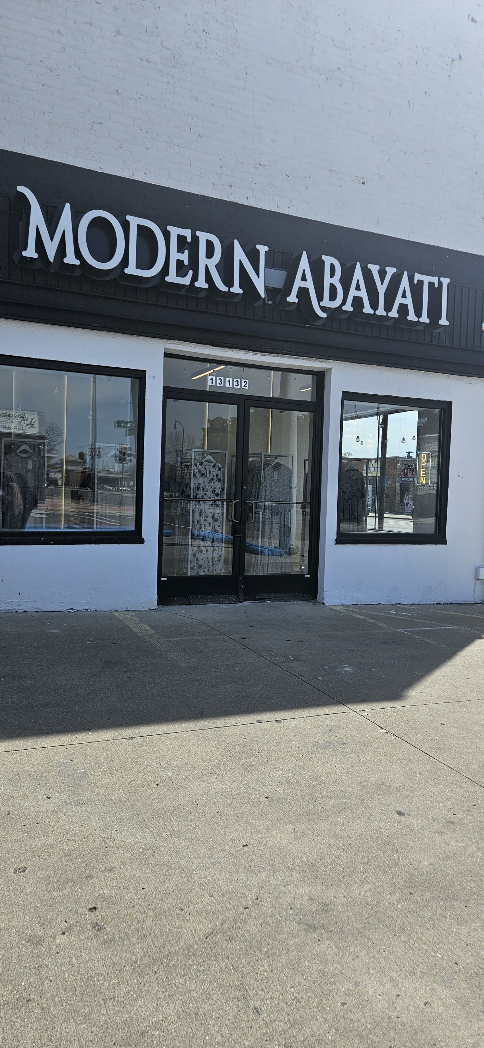 Modern Abayati — photo