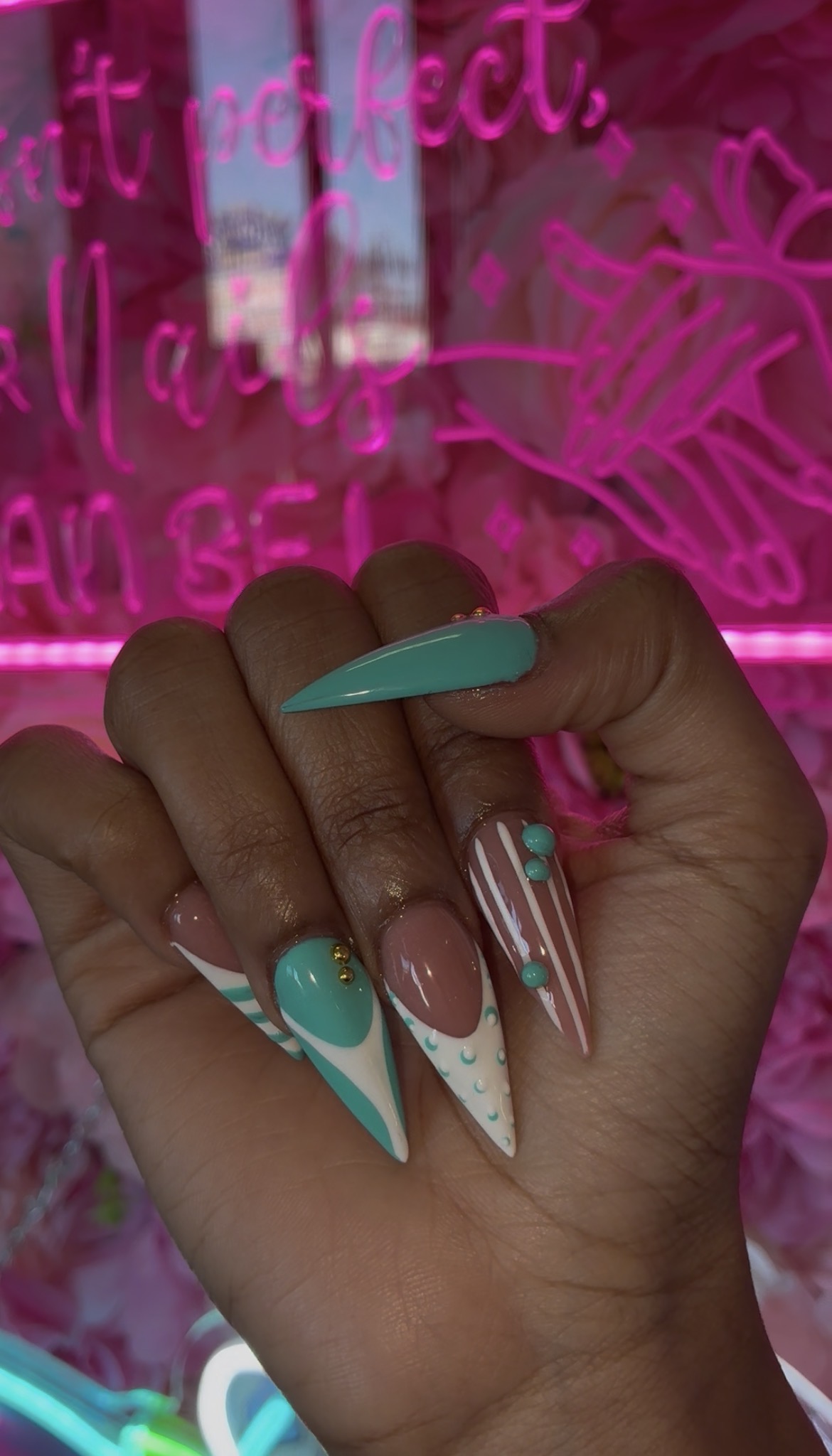Pro Nails Wax in Dearborn