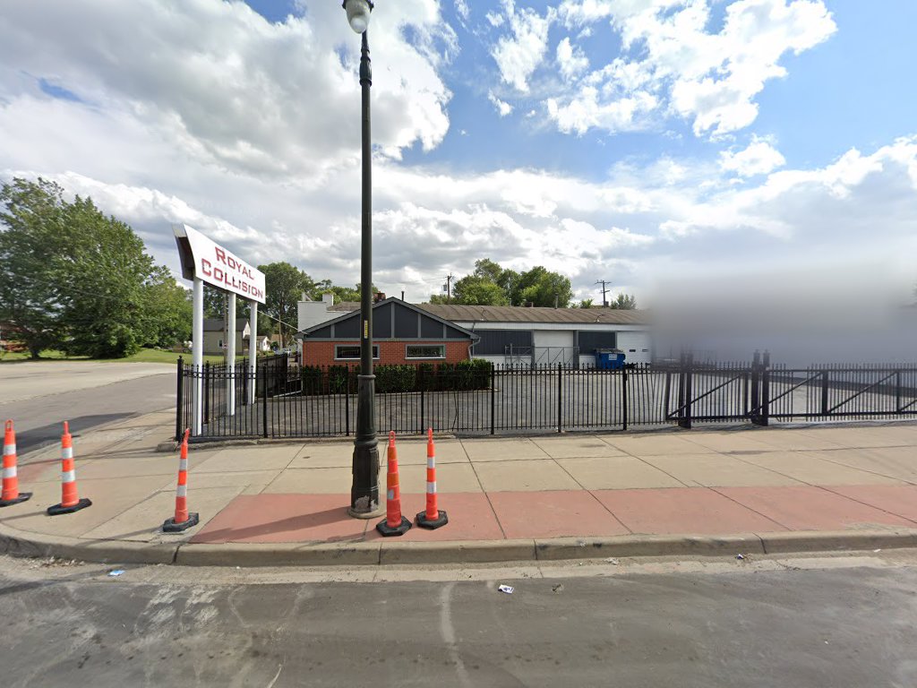ROYAL COLLISION in Detroit